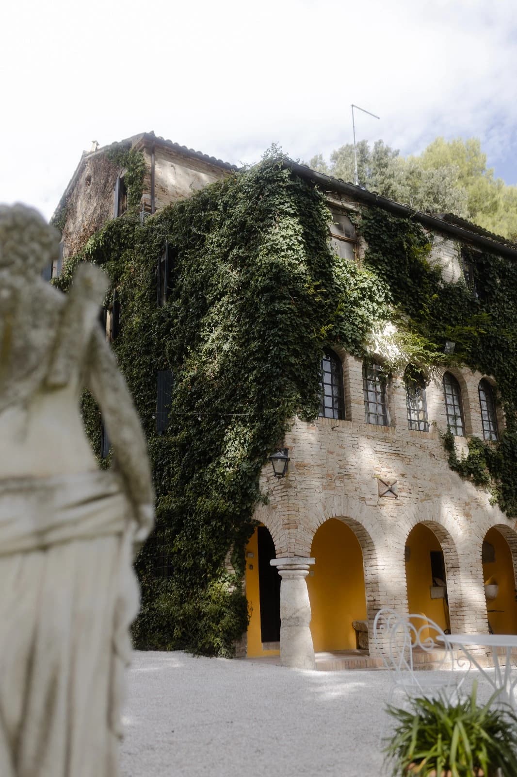 Matrimonio in chiesa o in una location storica: limiti, permessi e opportunità